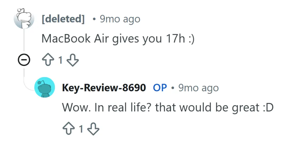 Reddit comment praising MacBook Air 17-hour battery life.